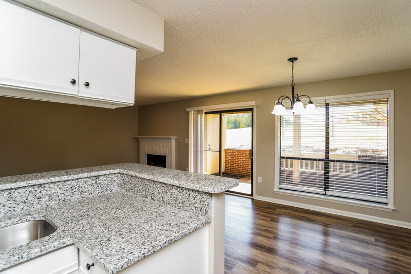 1,535/Mo, 7906 Greenside Ct Charlotte, NC 28277 Kitchen View 3
