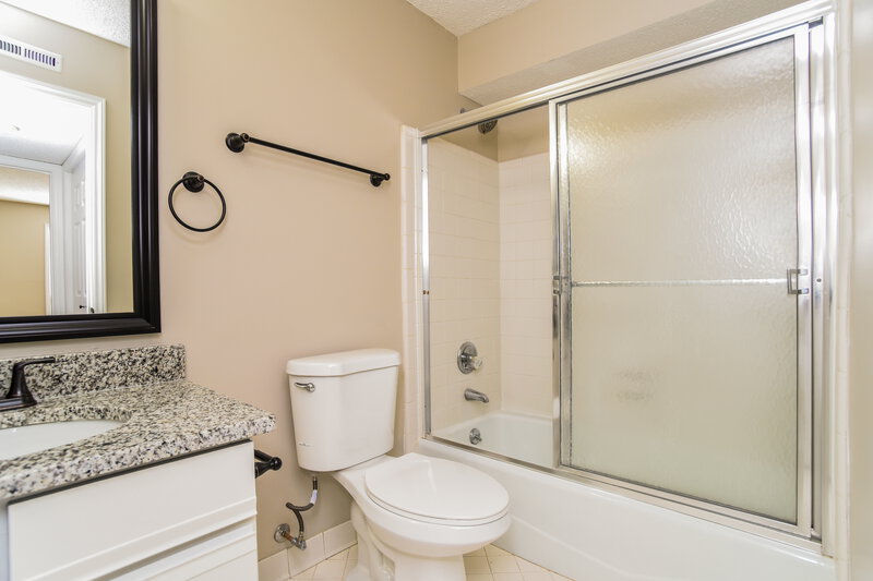 1,535/Mo, 7906 Greenside Ct Charlotte, NC 28277 Bathroom View