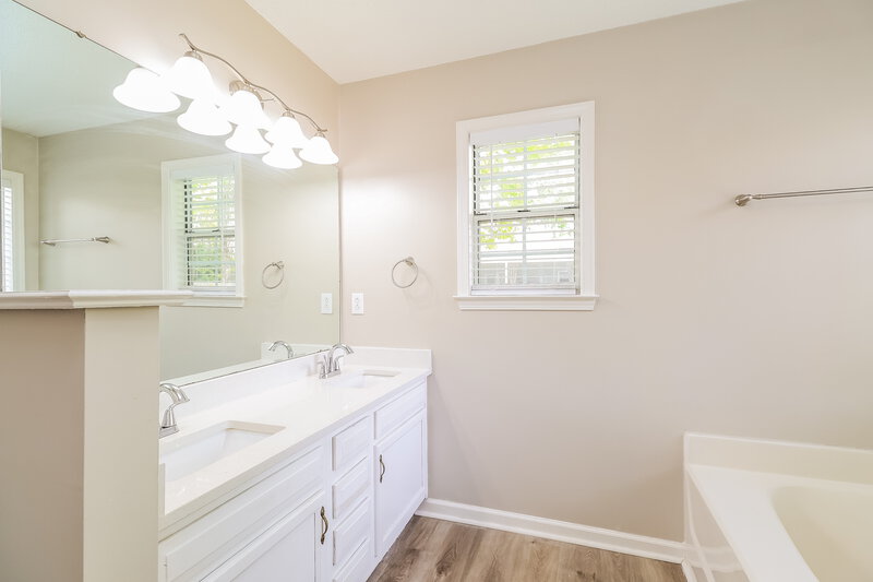 2,055/Mo, 4107 Regency Dr Indian Trail, NC 28079 Main Bathroom View