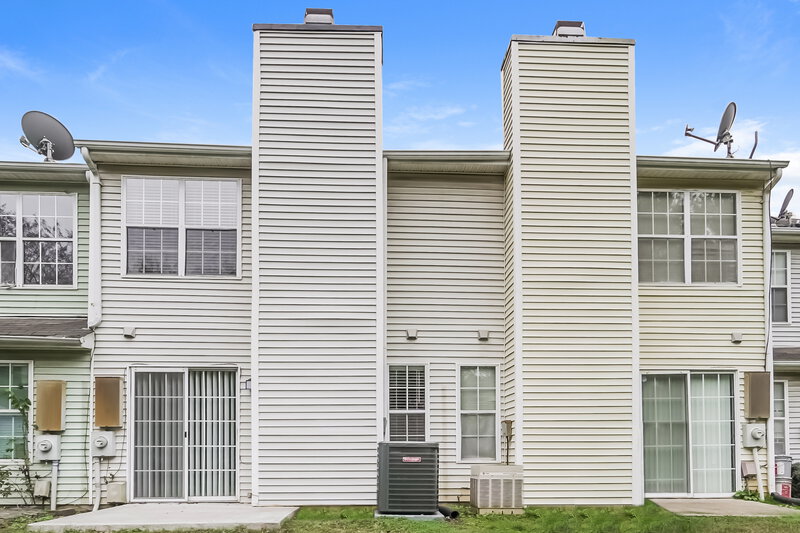 1,495/Mo, 6145 Windsor Gate Ln Charlotte, NC 28215 Rear View