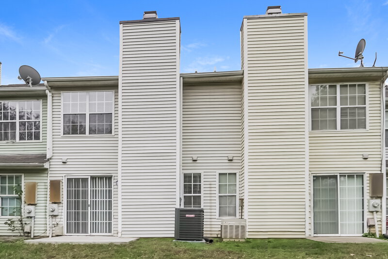 1,495/Mo, 6145 Windsor Gate Ln Charlotte, NC 28215 Rear View 2