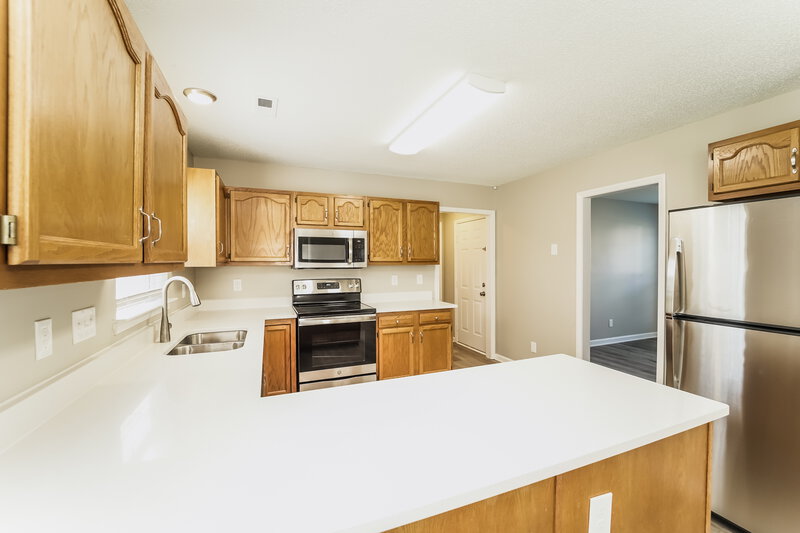 2,115/Mo, 13024 Peacock Ln Charlotte, NC 28215 Misc View 6