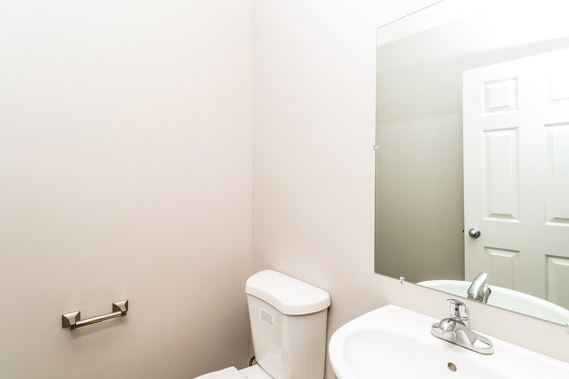 3,430/Mo, 15325 Superior St Charlotte, NC 28273 Bathroom View