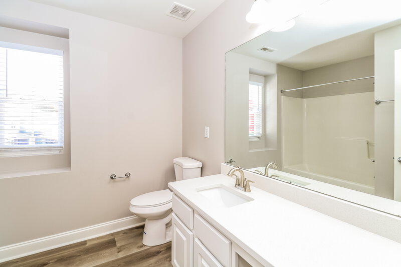 3,430/Mo, 15325 Superior St Charlotte, NC 28273 Bathroom View 2