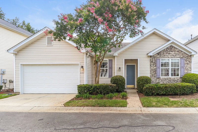 1,795/Mo, 8707 Meadowmont View Dr Charlotte, NC 28269 External View