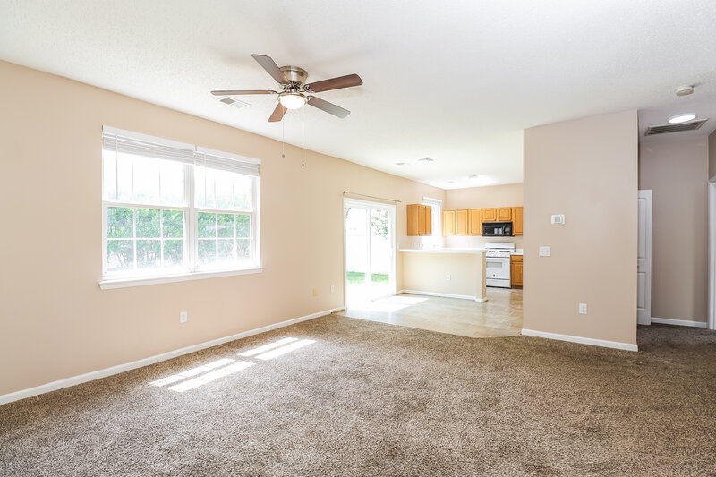 1,795/Mo, 8707 Meadowmont View Dr Charlotte, NC 28269 Living Room View 2