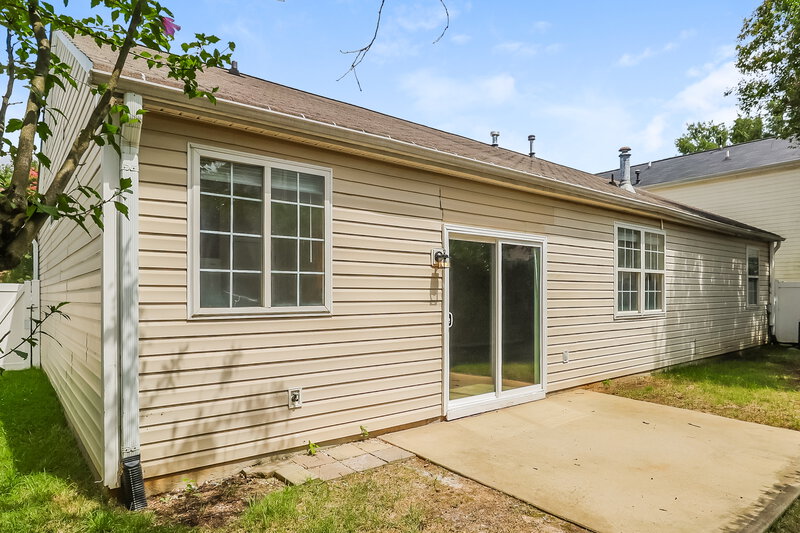 1,795/Mo, 8707 Meadowmont View Dr Charlotte, NC 28269 Rear View