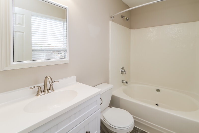 1,965/Mo, 4679 Falcon Chase Dr SW Concord, NC 28027 Main Bathroom View