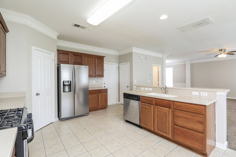 2,370/Mo, 620 Wrayhill Dr Charlotte, NC 28262 Kitchen View