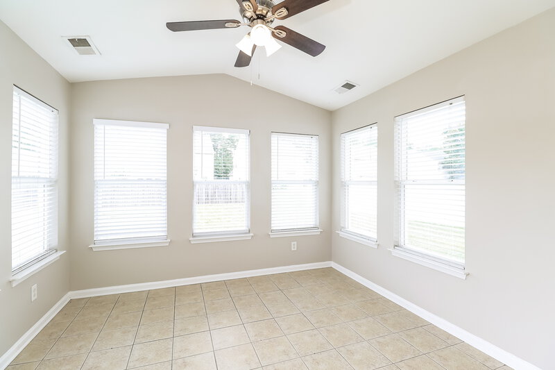 2,370/Mo, 620 Wrayhill Dr Charlotte, NC 28262 Sun Room View