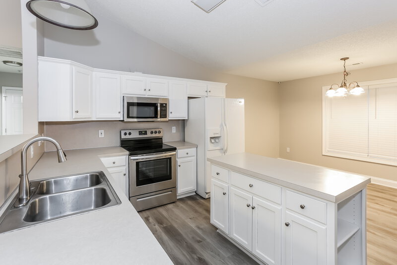 1,750/Mo, 950 Piney Church Rd Concord, NC 28025 Kitchen View