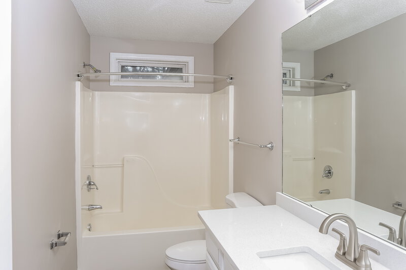 1,750/Mo, 950 Piney Church Rd Concord, NC 28025 Bathroom View