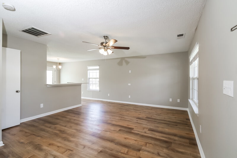 1,865/Mo, 10649 Coulport Ln Charlotte, NC 28215 Living Room View