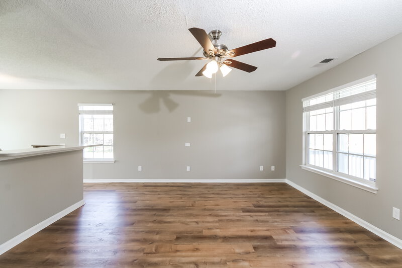 1,865/Mo, 10649 Coulport Ln Charlotte, NC 28215 Living Room View 2