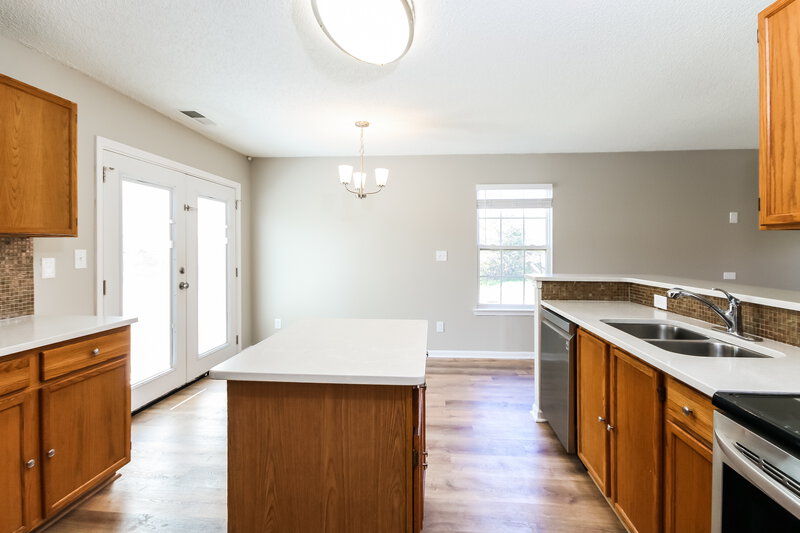 1,865/Mo, 10649 Coulport Ln Charlotte, NC 28215 Kitchen View 2