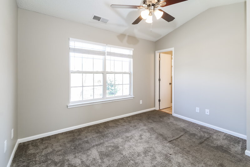 1,865/Mo, 10649 Coulport Ln Charlotte, NC 28215 Main Bedroom View