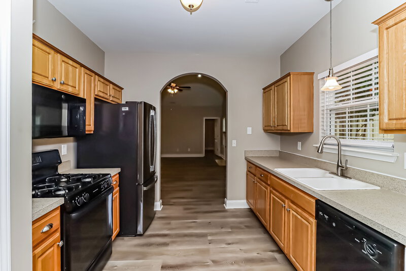 1,860/Mo, 12112 Ilse Helene Ln Huntersville, NC 28078 Kitchen View 2