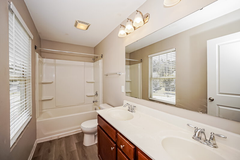 0/Mo, 3343 Saddlebrook Dr Midland, NC 28107 Bathroom View