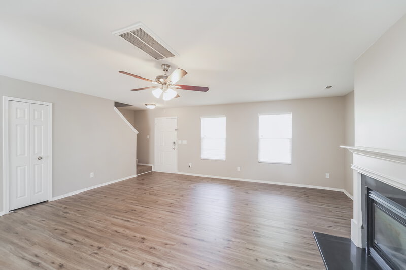 2,800/Mo, 12418 Dervish Ln Charlotte, NC 28269 Living Room View