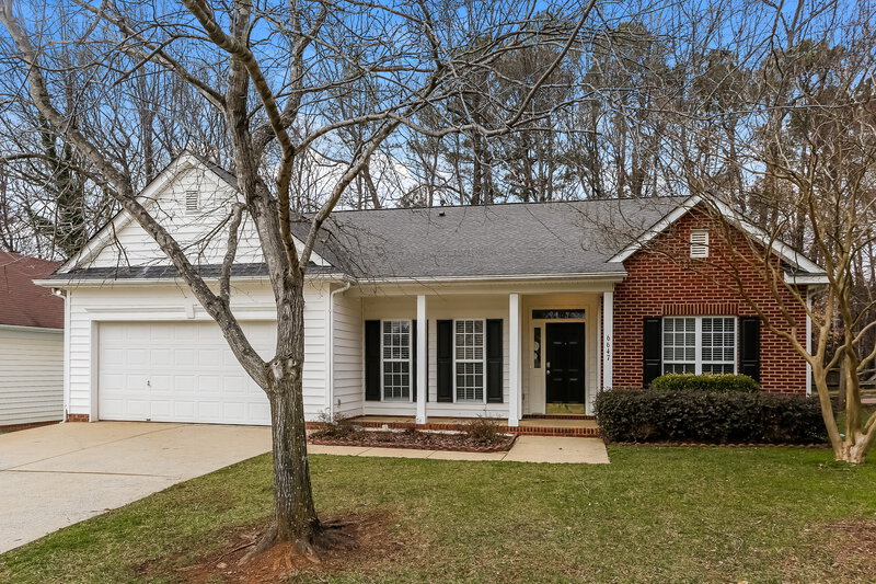 2,100/Mo, 6647 Reedy Creek Rd Charlotte, NC 28215 Front View 2