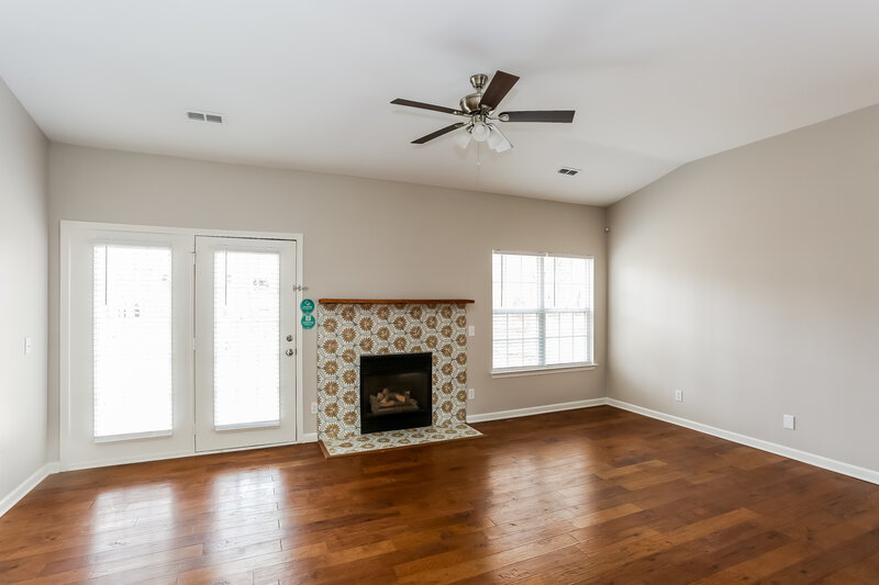 2,100/Mo, 6647 Reedy Creek Rd Charlotte, NC 28215 Family Room View