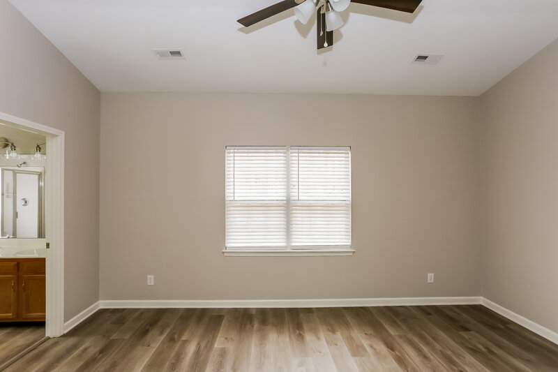 2,100/Mo, 6647 Reedy Creek Rd Charlotte, NC 28215 Main Bedroom View