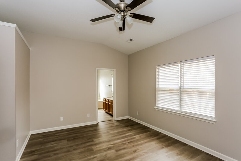 2,100/Mo, 6647 Reedy Creek Rd Charlotte, NC 28215 Main Bedroom View 2