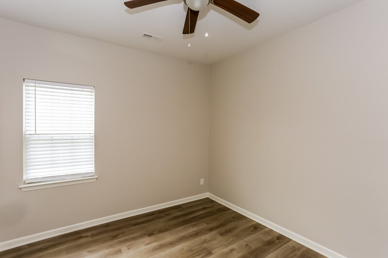 2,100/Mo, 6647 Reedy Creek Rd Charlotte, NC 28215 Bedroom View