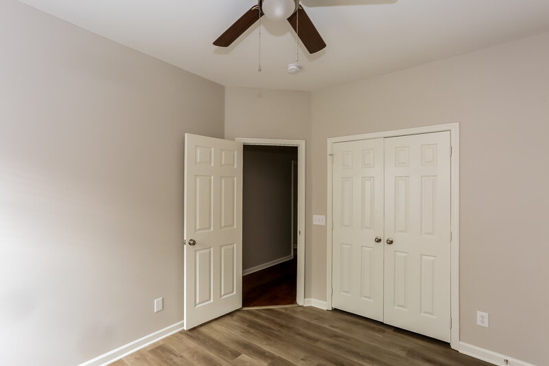 2,100/Mo, 6647 Reedy Creek Rd Charlotte, NC 28215 Bedroom View 3