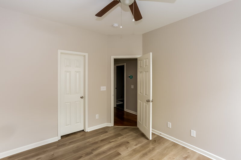 2,100/Mo, 6647 Reedy Creek Rd Charlotte, NC 28215 Bedroom View 4