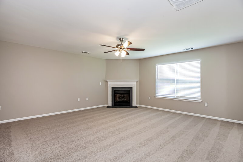 2,480/Mo, 6930 Wandering Creek Dr Charlotte, NC 28216 Living Room View