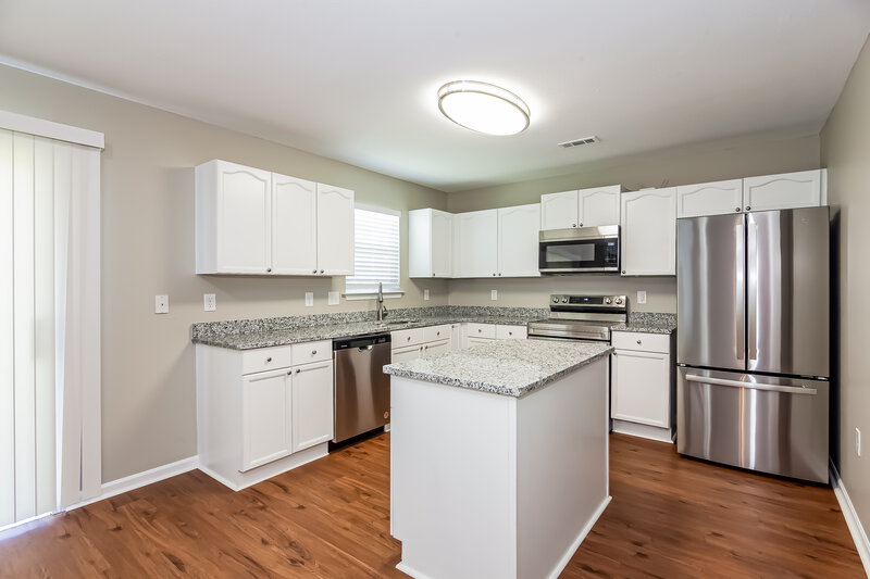 2,480/Mo, 6930 Wandering Creek Dr Charlotte, NC 28216 Kitchen View 2