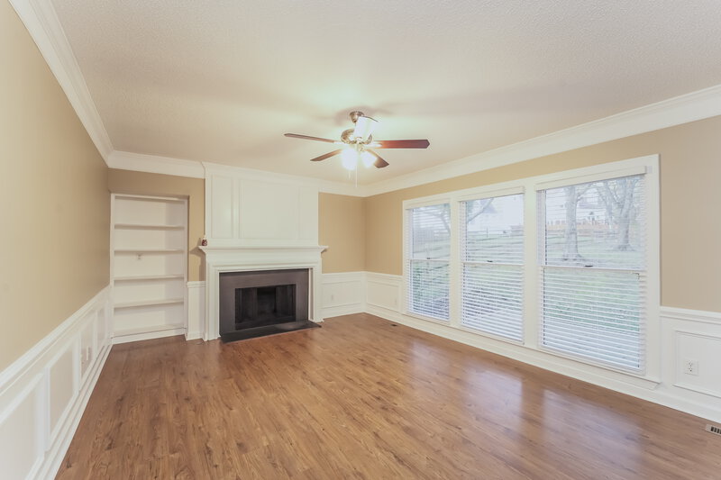 0/Mo, 4915 Benthaven Ln Charlotte, NC 28269 Living Room View