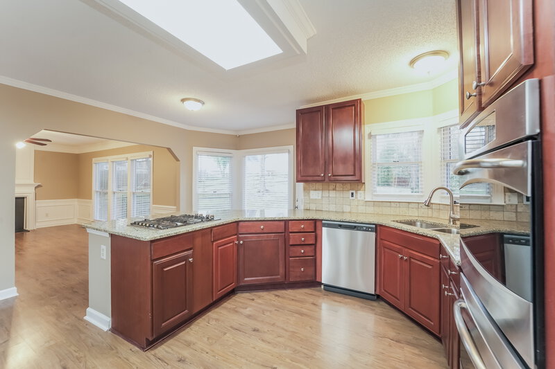 0/Mo, 4915 Benthaven Ln Charlotte, NC 28269 Kitchen View 2