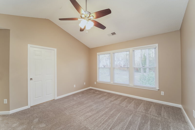 0/Mo, 4915 Benthaven Ln Charlotte, NC 28269 Main Bedroom View