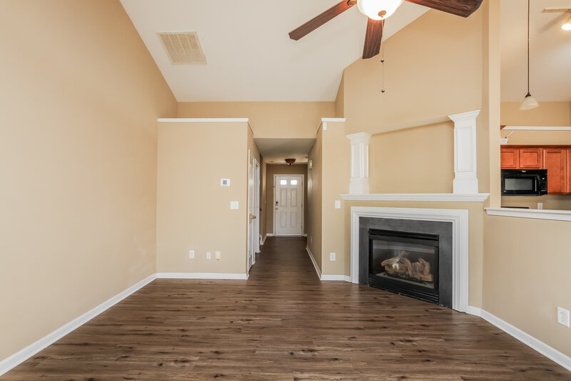 1,885/Mo, 12935 Deaton Hill Dr Charlotte, NC 28269 Living Room View