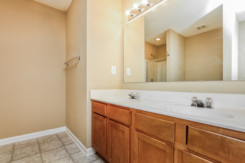 1,885/Mo, 12935 Deaton Hill Dr Charlotte, NC 28269 Main Bathroom View