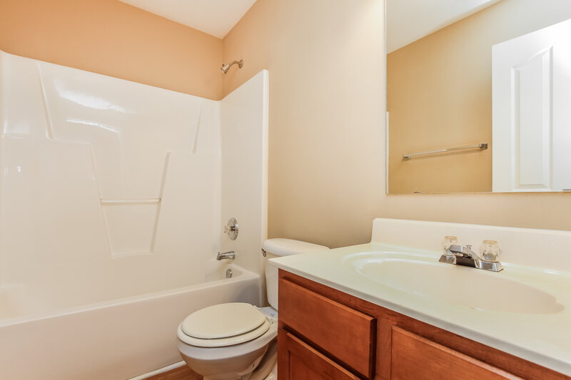 1,885/Mo, 12935 Deaton Hill Dr Charlotte, NC 28269 Bathroom View