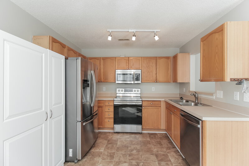 2,560/Mo, 2329 Ivy Run Dr Indian Trail, NC 28079 Kitchen View 2