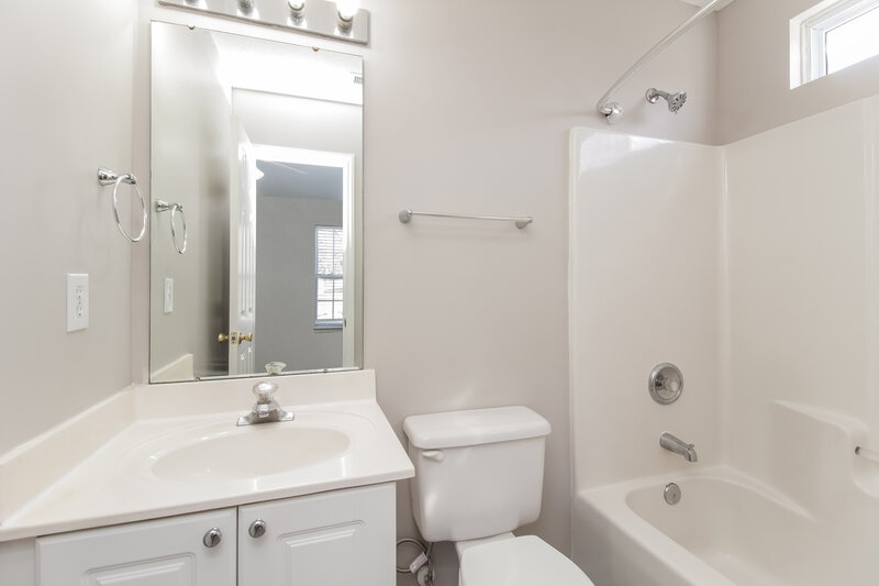 2,560/Mo, 2329 Ivy Run Dr Indian Trail, NC 28079 Main Bathroom View