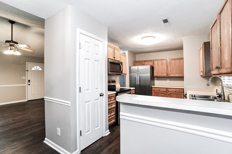 1,690/Mo, 3100 Faircroft Way Monroe, NC 28110 Kitchen View 2