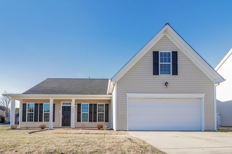 2,360/Mo, 13036 Neely Glen Dr Charlotte, NC 28278 Front View