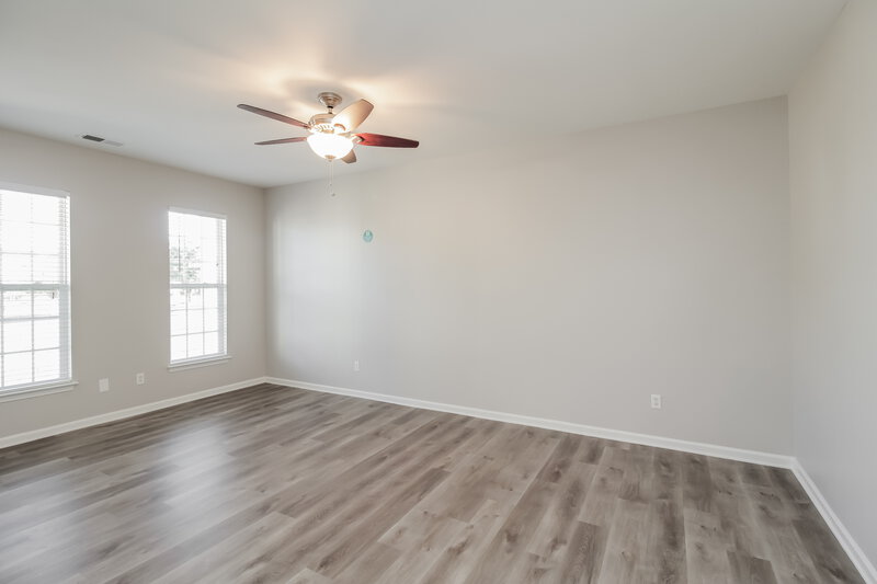 2,360/Mo, 13036 Neely Glen Dr Charlotte, NC 28278 Living Room View 2