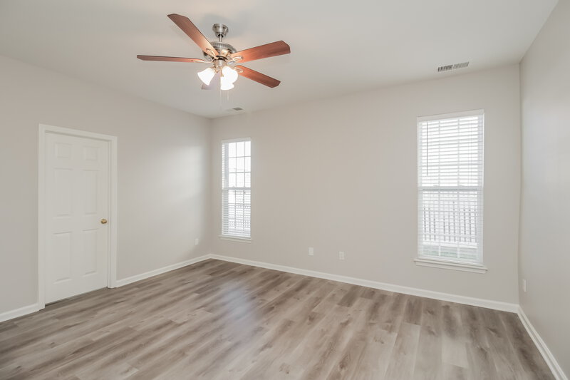 2,360/Mo, 13036 Neely Glen Dr Charlotte, NC 28278 Main Bedroom View 2