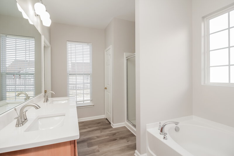 2,360/Mo, 13036 Neely Glen Dr Charlotte, NC 28278 Main Bathroom View
