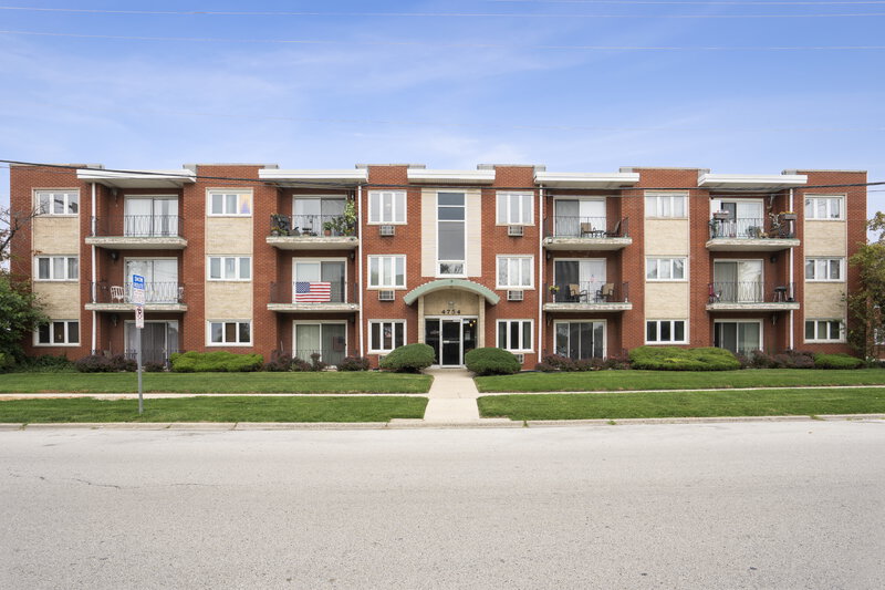 0/Mo, 4754 W 101st St Unit 6B OAK LAWN, IL 60453 External View