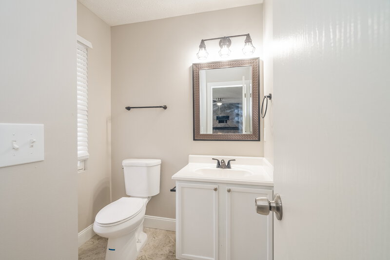 2,155/Mo, 1376 Chickweed St Blacklick, OH 43004 Bathroom View 2