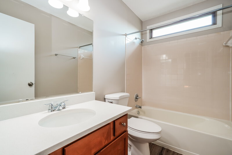 2,470/Mo, 1080 Mill Park Dr Marysville, OH 43040 Bathroom View