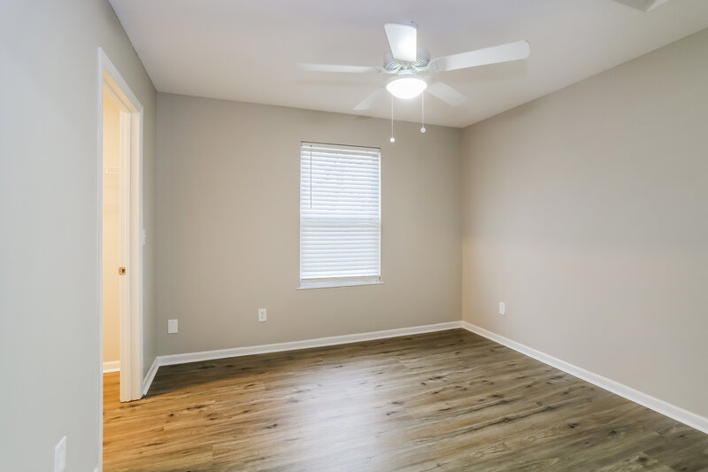 1,950/Mo, 457 Wellsleyglen Dr Columbus, OH 43207 Bedroom View