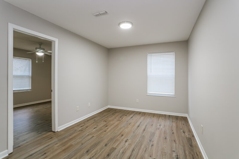 1,950/Mo, 457 Wellsleyglen Dr Columbus, OH 43207 Bedroom View 3